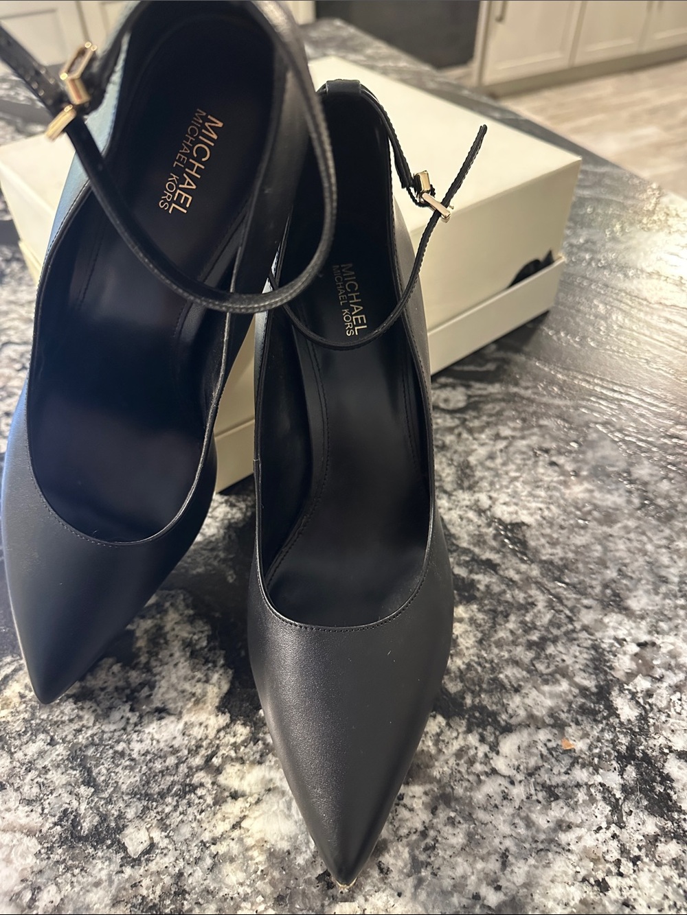 MICHAEL Michael Kors Black Pointed-Toe Ankle-Strap Pumps 9.5